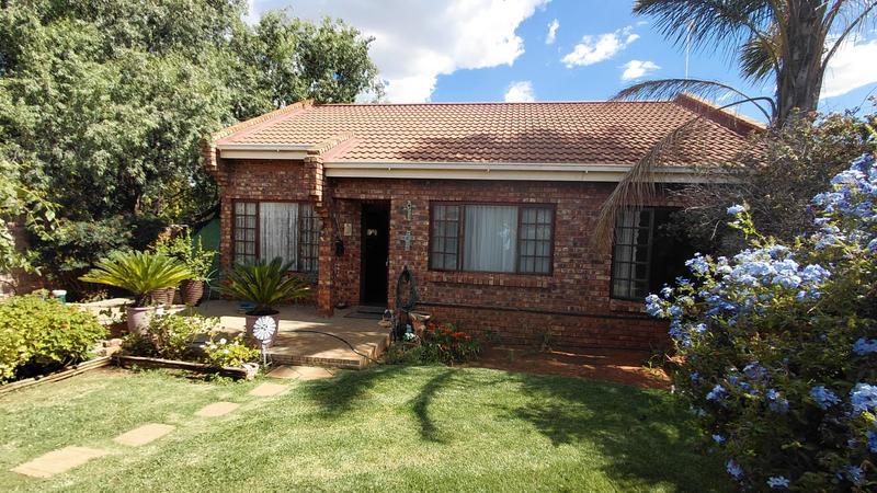 3 Bedroom Property for Sale in Universitas Ridge Free State